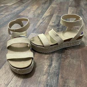 CUTE summer sandal/wedge!